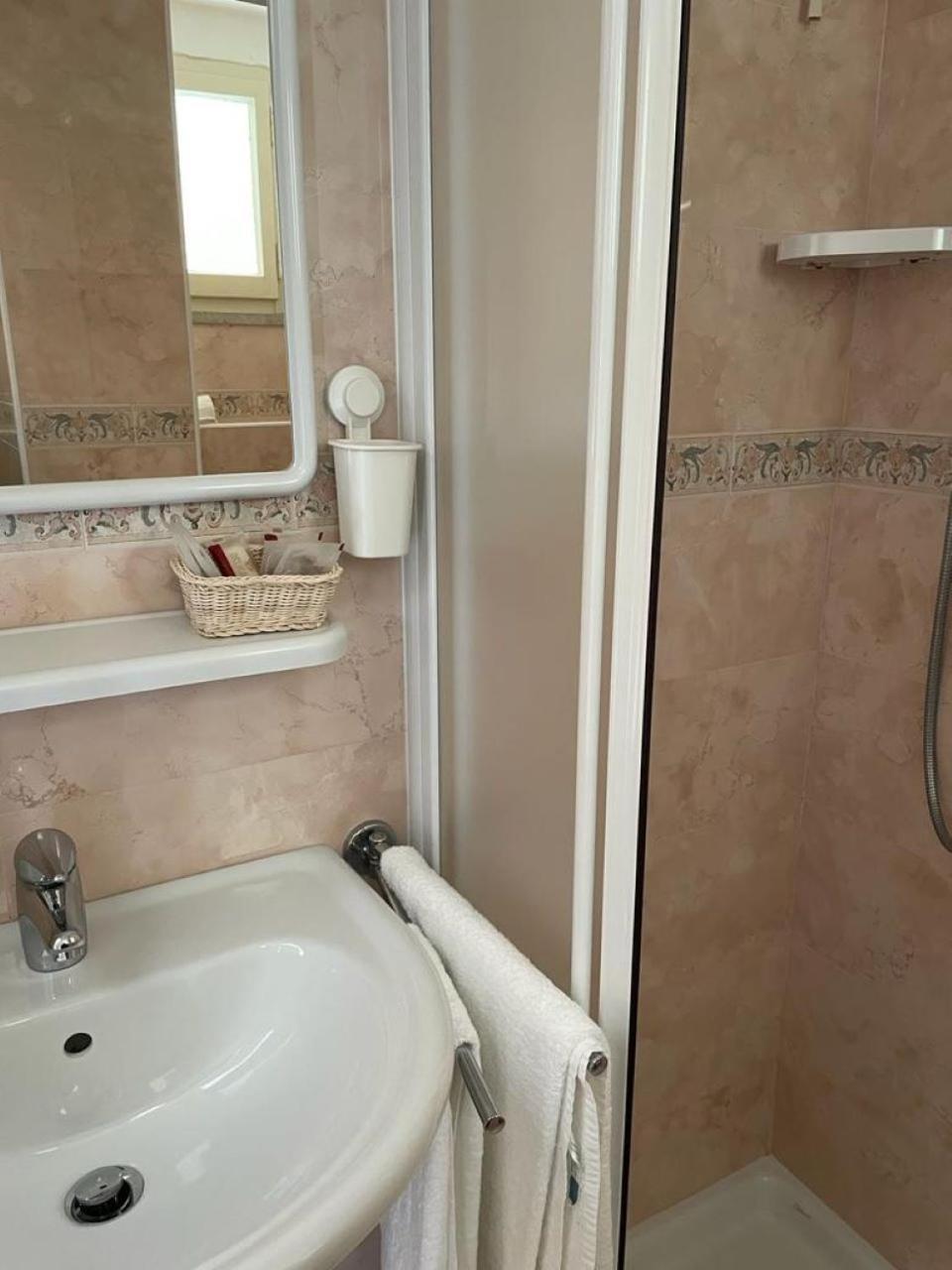 Hotel Stiefel Lignano Sabbiadoro Habitación foto